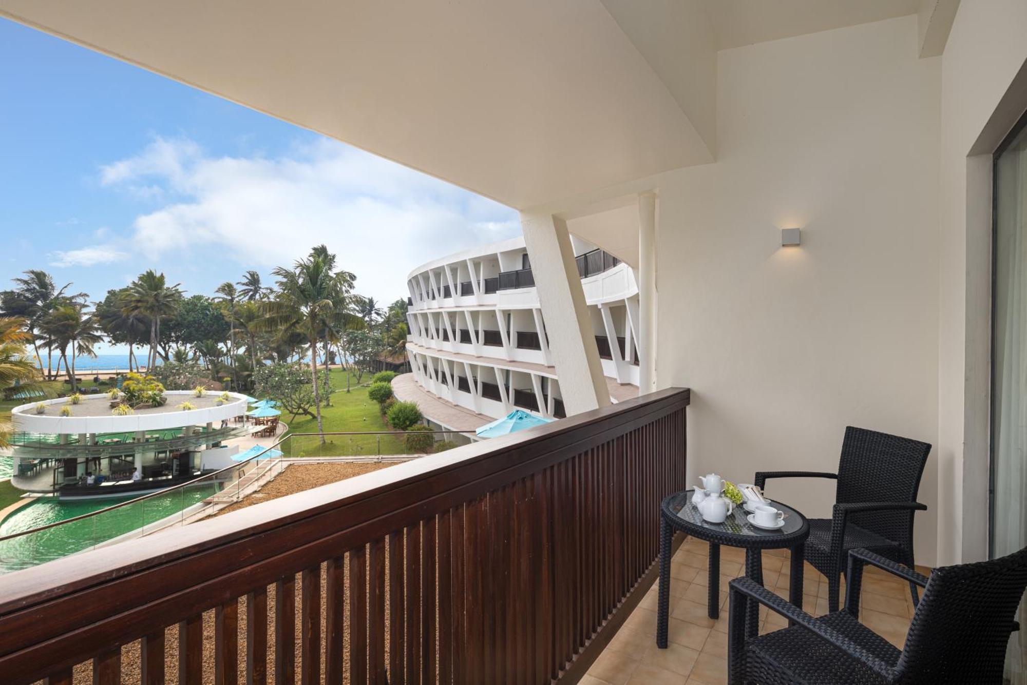Occidental Eden Beruwala Hotel เบนโตตา ภายนอก รูปภาพ